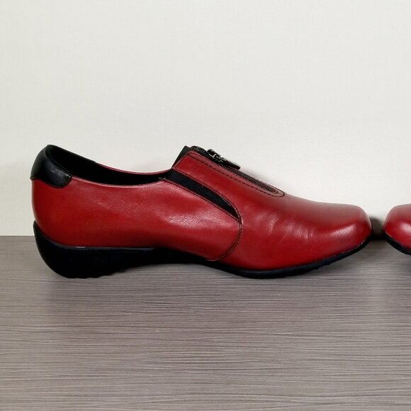 Munro Berkley Front-Zip Sneaker, Red Leather, Women’s Size 8 W - Picture 7 of 12